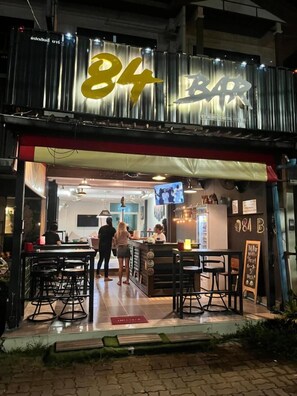 Apartment, 1 Bedroom, Smoking | Dining