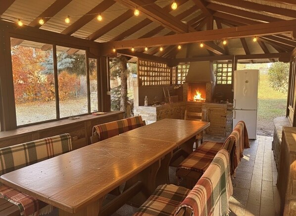 Outdoor dining