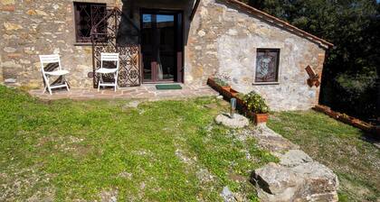 Completely renovated, independent farmhouse.