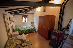 2 Schlafzimmer, Bügeleisen/Bügelbrett, Bettwäsche