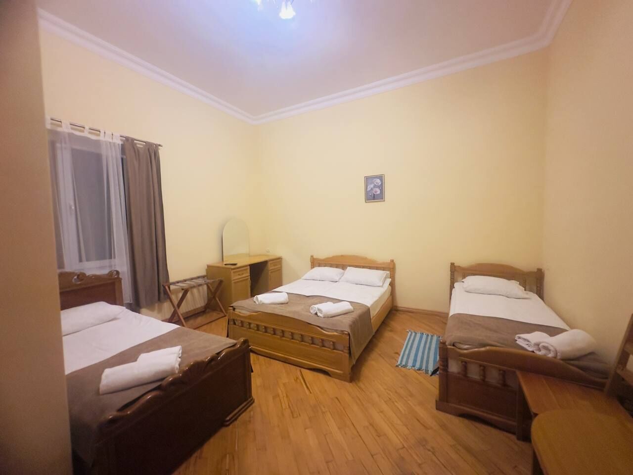 5 bedrooms, WiFi, bed sheets