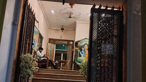 Front of property - the Gangotri inn (Varanasi)