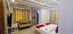 Executive Room | Free WiFi - Hotel Urban Inn (Prayagraj)