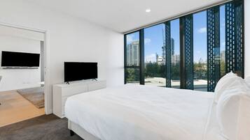 2 bedrooms, desk, iron/ironing board, free WiFi