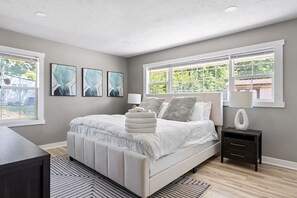 3 bedrooms, iron/ironing board, travel cot, WiFi