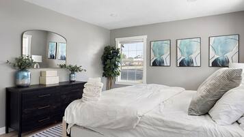 3 bedrooms, iron/ironing board, travel crib, WiFi