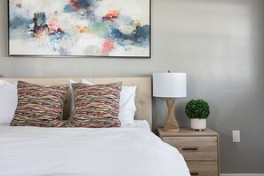 3 chambres, fer et planche à repasser, Wi-Fi, draps fournis