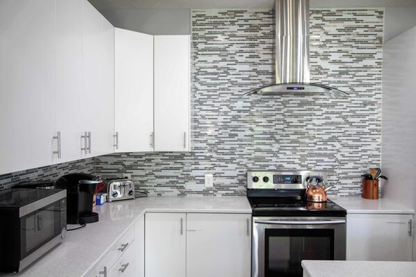 Fridge, microwave, oven, stovetop