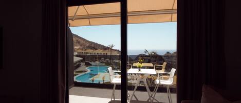 华丽客房 | 客房内保险箱、床单