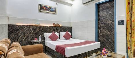 Deluxe Double Room | Desk, free WiFi