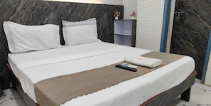 Deluxe Double Room | Desk, free WiFi