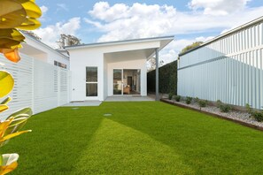 Exterior - Sweet Seymour - 3 Bed, 2 Bath Cosy & Modern Home (Bathurst)