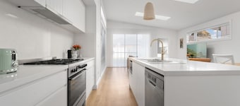 Sweet Seymour - 3 Bed, 2 Bath Cosy & Modern Home