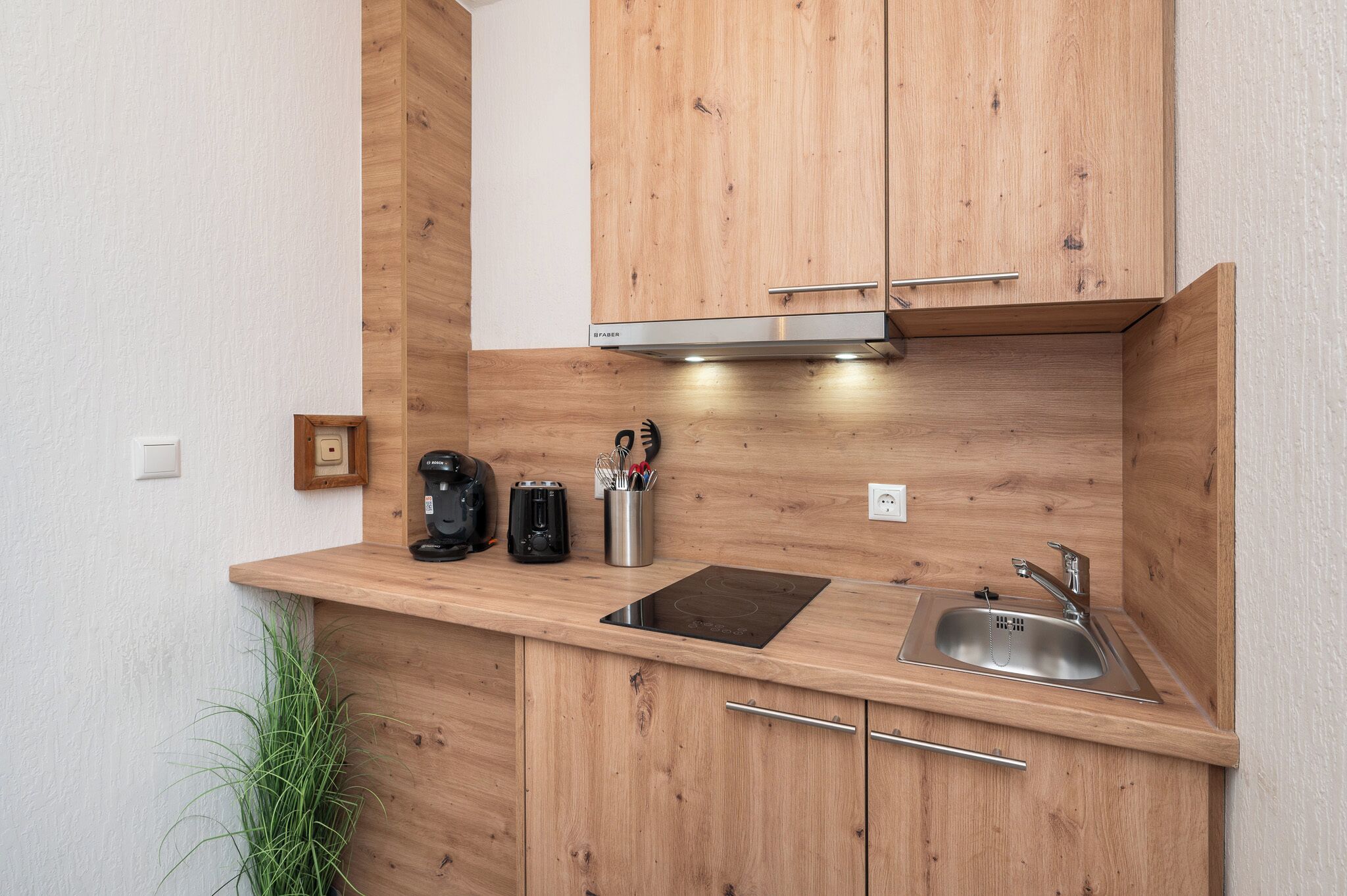 Fridge, stovetop, coffee/tea maker, cookware/dishes/utensils