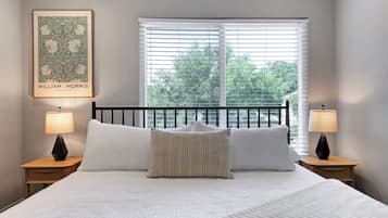 4 bedrooms, iron/ironing board, travel crib, free WiFi