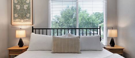 4 habitaciones, tabla de planchar con plancha y cuna de viaje