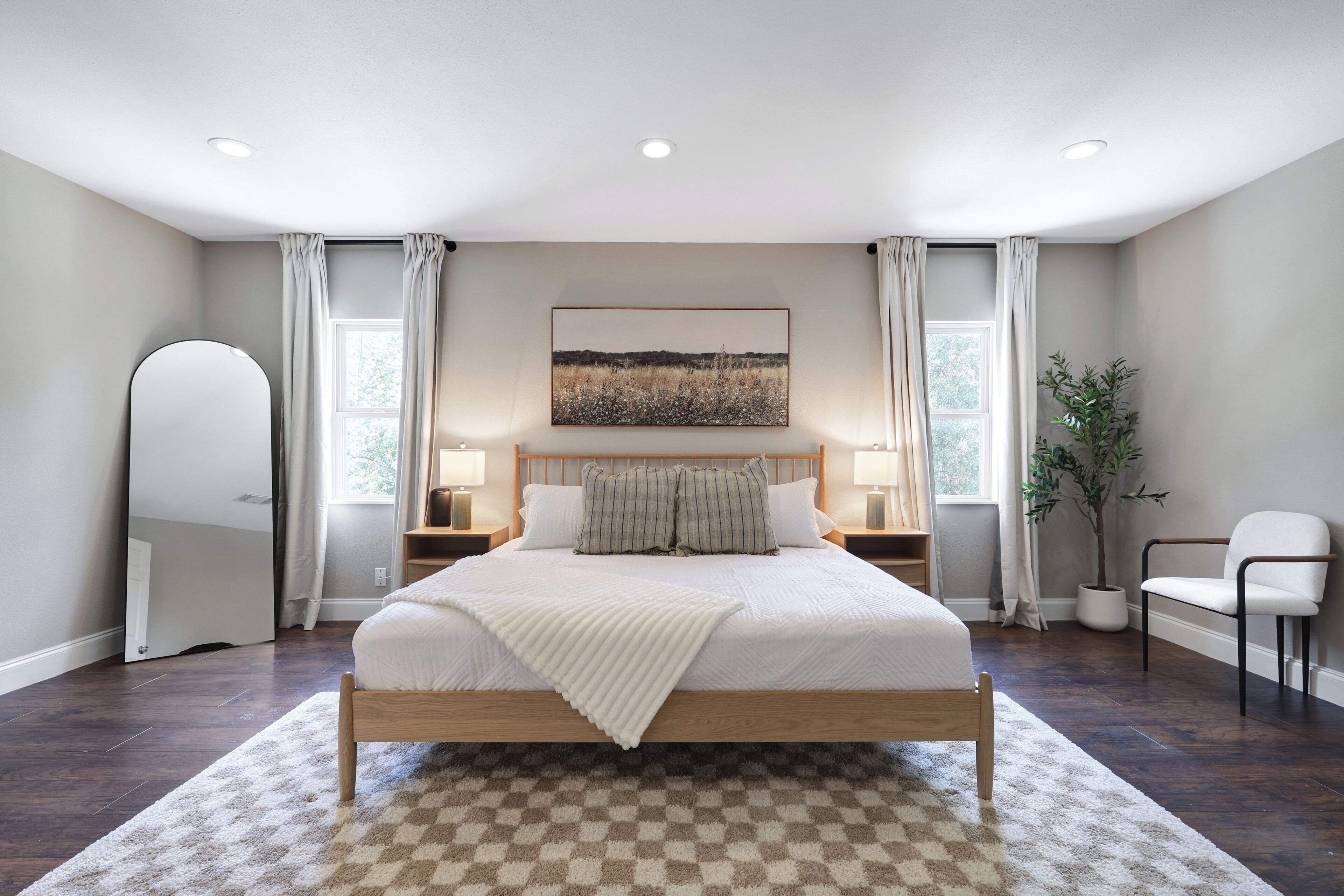 4 dormitoris, planxa i posts de planxar i un bressol de viatge 