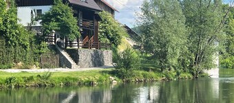 Cozy 2-Bedroom Countryside Cottage by the River, Just Outside Ljubljana