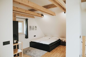 2 chambres, fer et planche à repasser, Wi-Fi gratuit, draps fournis