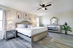 5 bedrooms, desk, iron/ironing board, free WiFi