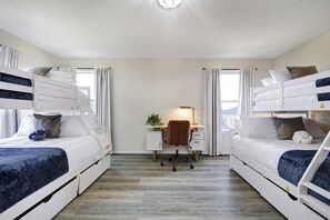 5 室のベッドルーム、デスク、アイロン / アイロン台、WiFi (無料)