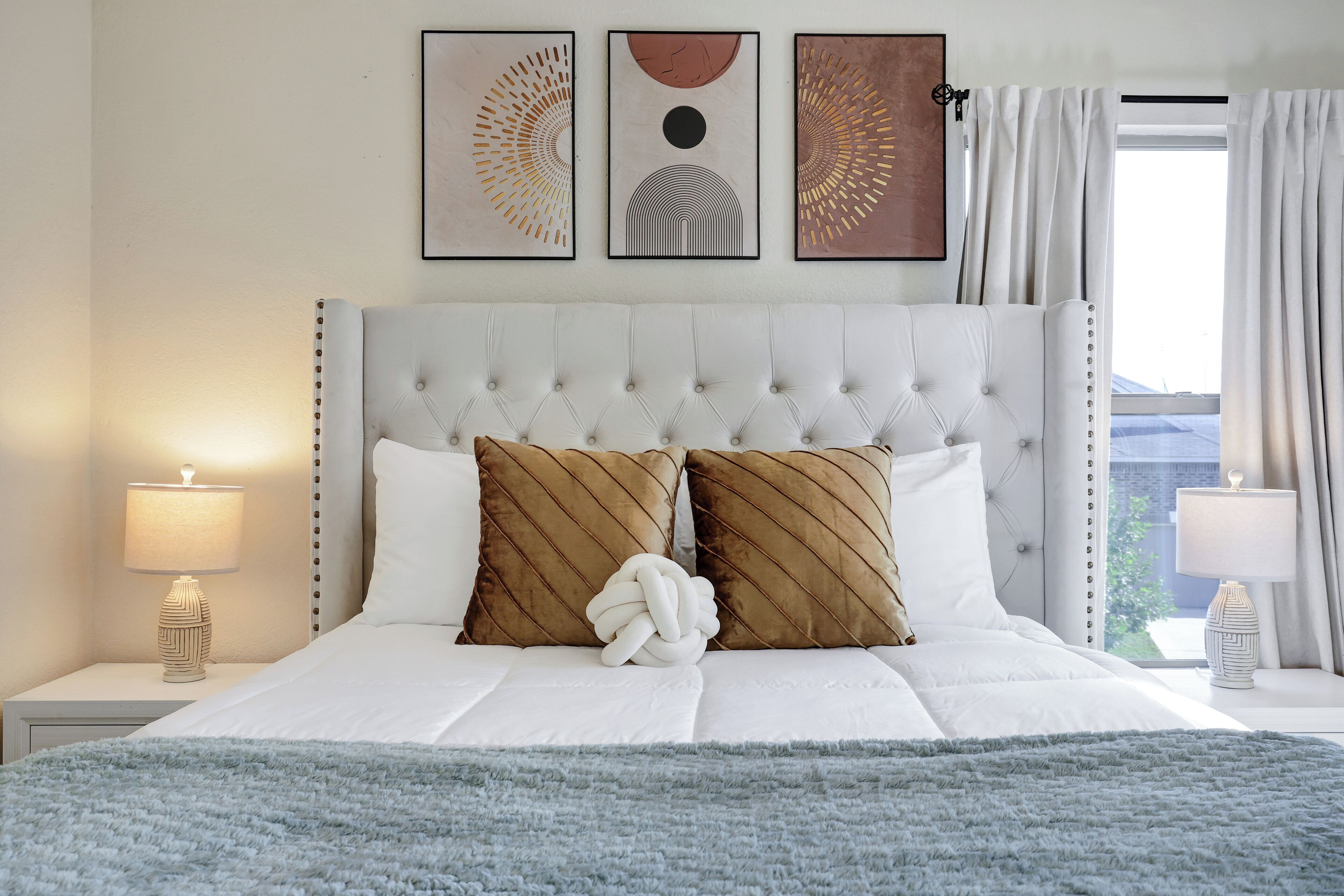 5 Schlafzimmer, Schreibtisch, Bügeleisen/Bügelbrett, kostenloses WLAN