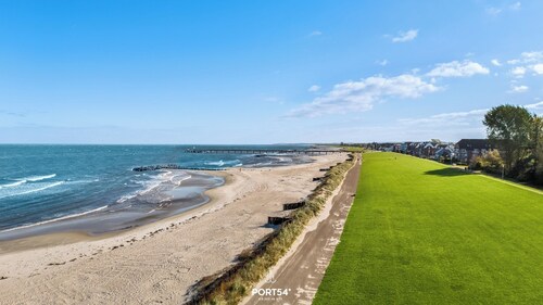 Modern vacation apartment on Schönberg beach