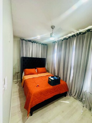 3 bedrooms, desk, iron/ironing board, free WiFi