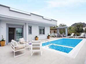 ヴィラ | プール | 屋内プール、屋外プール