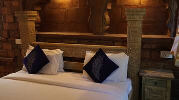 Junior-Suite, Balkon, Stadtblick | Schallisolierte Zimmer, Bügeleisen/Bügelbrett, kostenloses WLAN