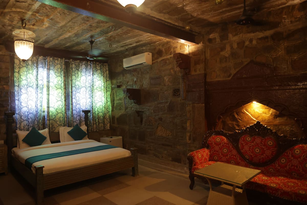 Executive Suite, Balcony, Courtyard View