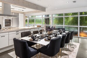 Dining - Miami Getaway Villa | Villa Nova (Miami)