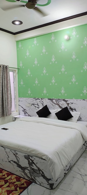 Single Room | Free WiFi, bed sheets