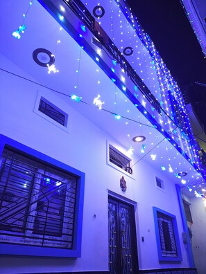 Front of property - Yash Paying Guest House (Varanasi)