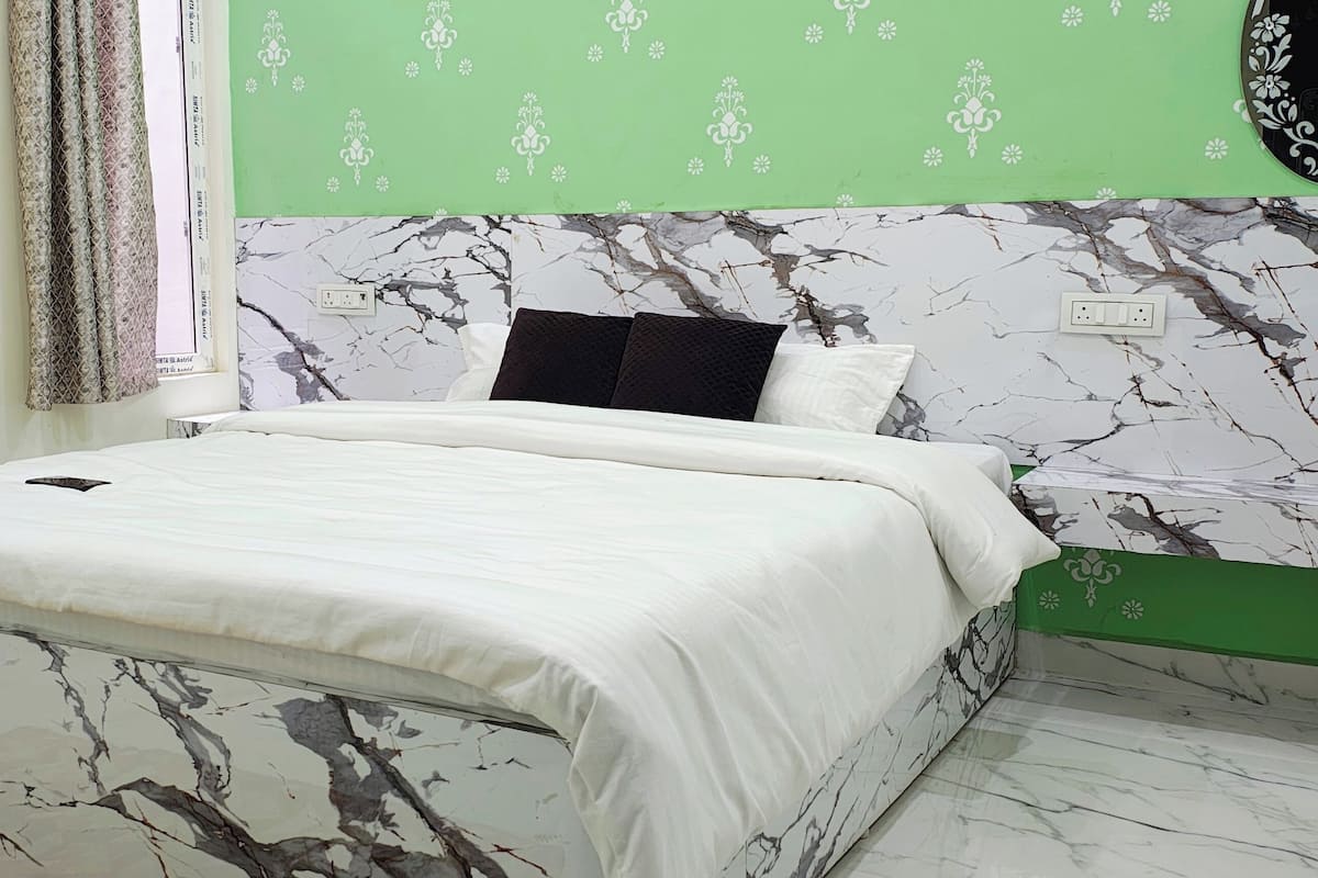 Single Room | Free WiFi, bed sheets