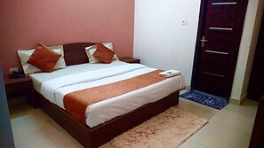 Studio Suite | Khu vực làm việc phù hợp cho laptop 