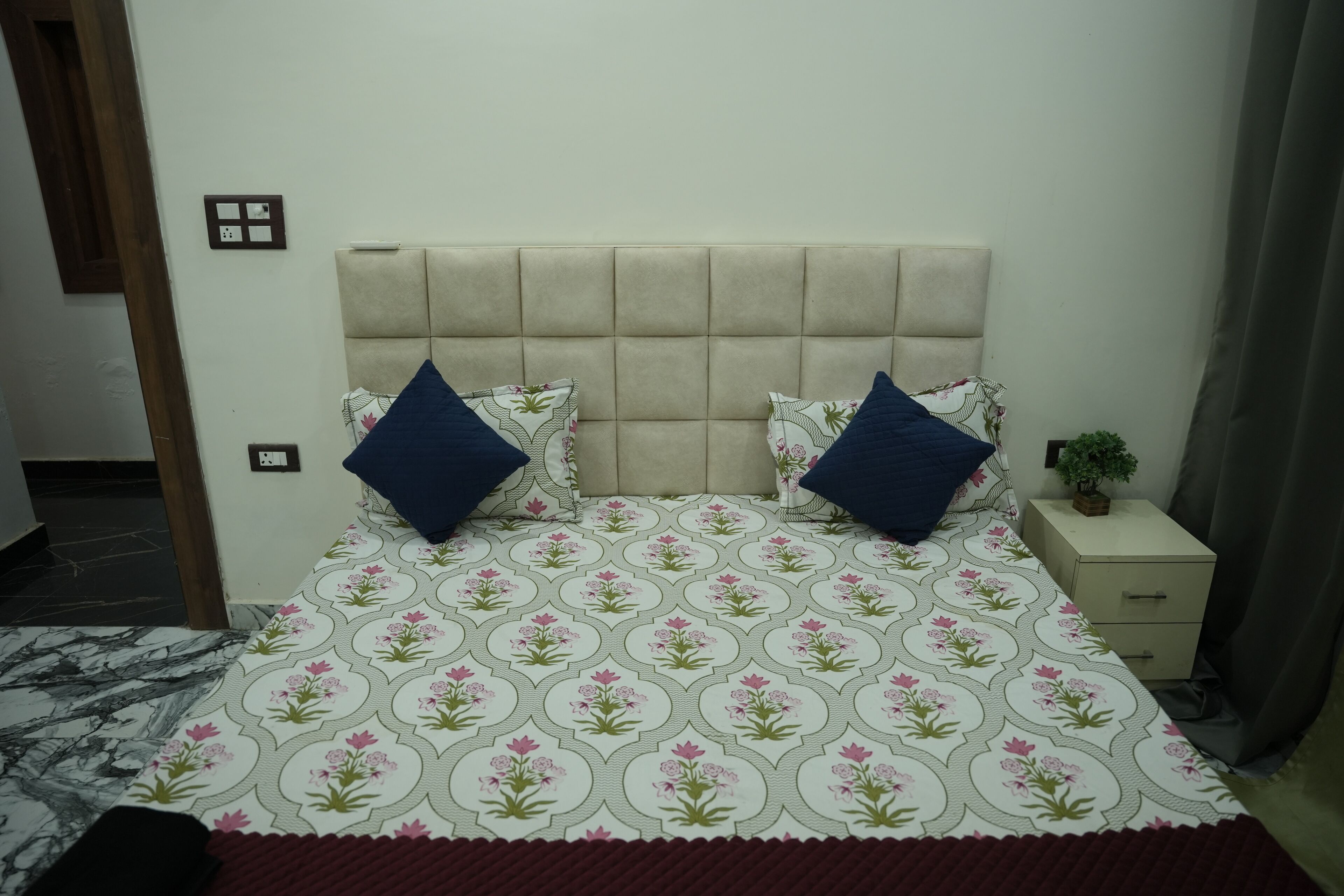 Suite estudio | Espacio para trabajar con laptop y wifi gratis 