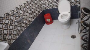 Deluxe Double Room, City View | Bathroom