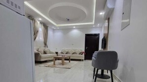 Appartement, Meerdere bedden, bad met handgrepen, schoonmaakservice | Woonruimte