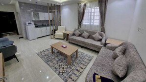 Appartement, Meerdere bedden, bad met handgrepen, schoonmaakservice | Woonruimte