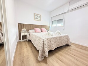 2 quartos, cofres nos quartos, escrivaninha, Wi-Fi de cortesia