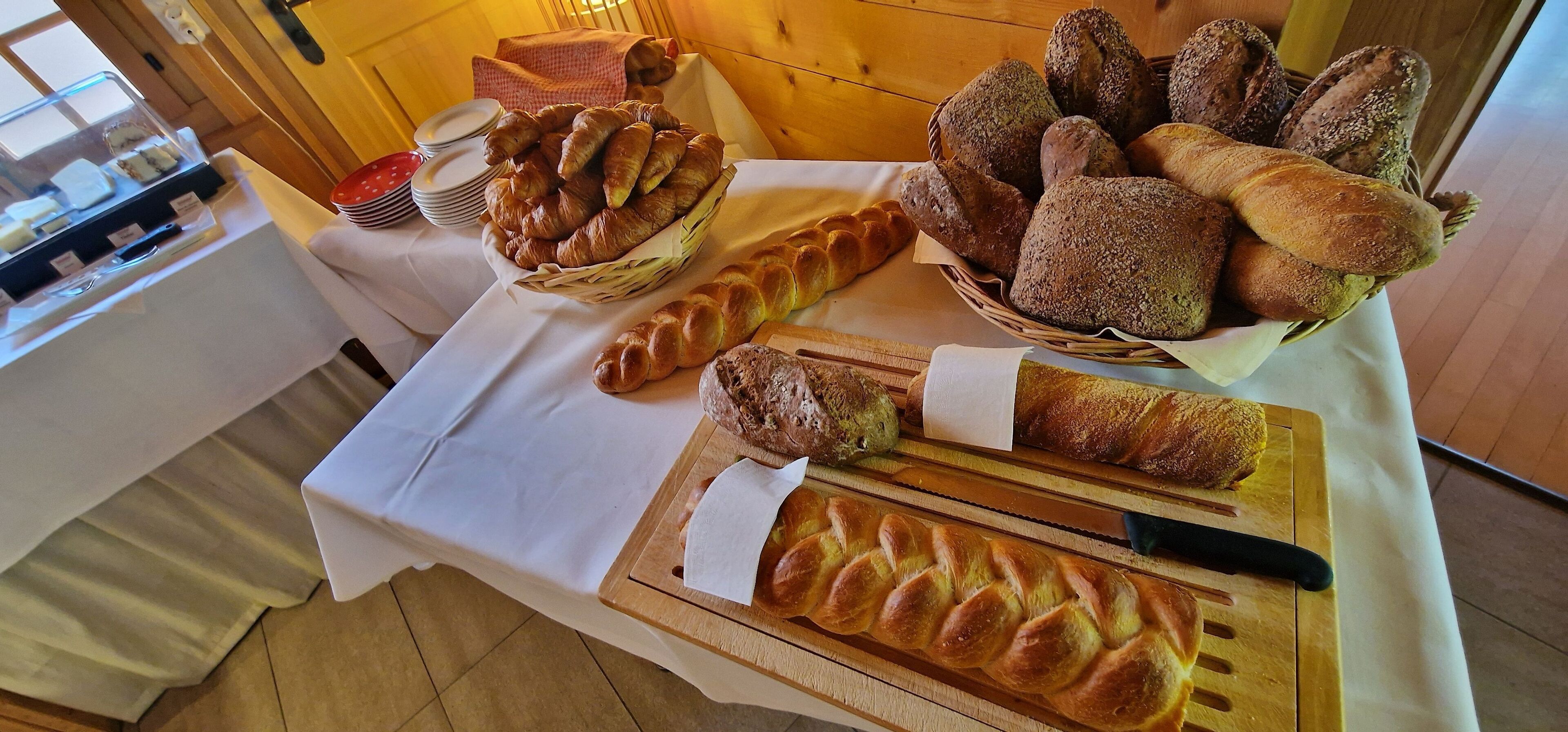 Tägliches Frühstücksbuffet (20 CHF pro Person)