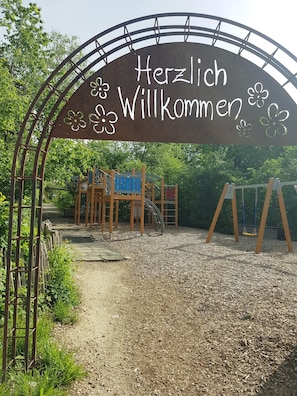 Children’s play area – outdoor