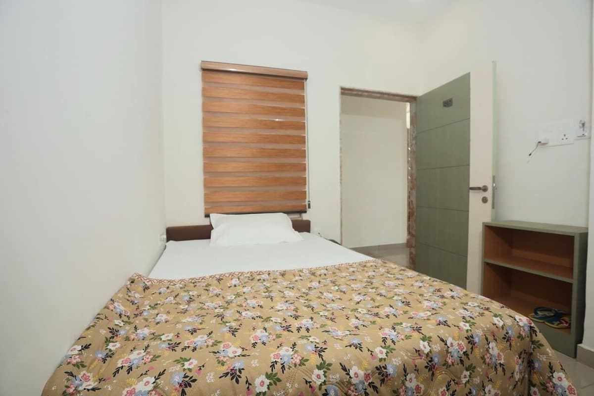 Standard Single Room, City View | Desk, free WiFi