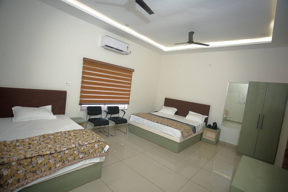 Family Triple Room, City View | Desk, free WiFi