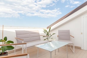 Terrace/patio - Sea soul apartment, cozy and bright oasis by the sea (Montesilvano)