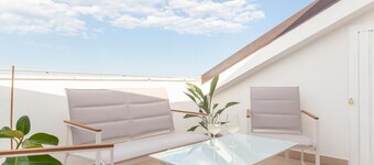 Sea soul apartment, cozy and bright oasis by the sea