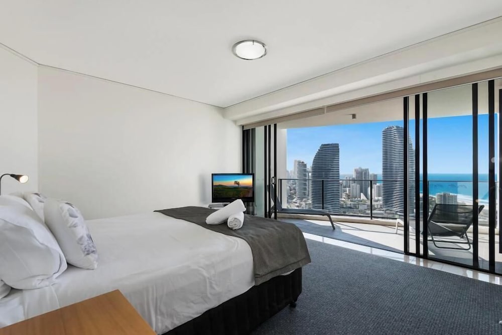 Curated visual reference: Sky Lounge 4Br Sub Penthouse Gold Coast Photo Inspiration