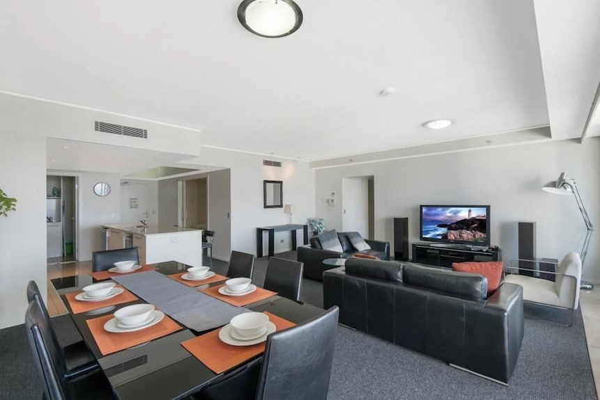 Sky Lounge 4br Sub Penthouse - Broadbeach