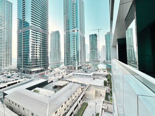 Cosmos Living Delightful Studio